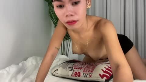petite_kaye online show from July 15, 4:40 am