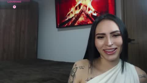 Linda online show from April 16, 11:51 pm