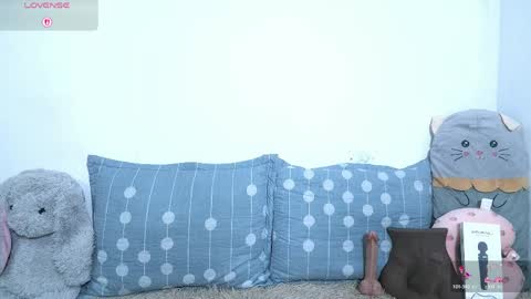 petite paola online show from April 18, 12:58 am