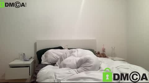 lara online show from December 21, 4:36 pm