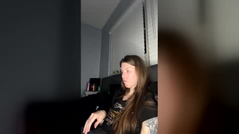 Snapshot of petiteratt chatting on May 29, 3:59 am I am very new and dont know what im doing lol online show from May 29, 3:59 am