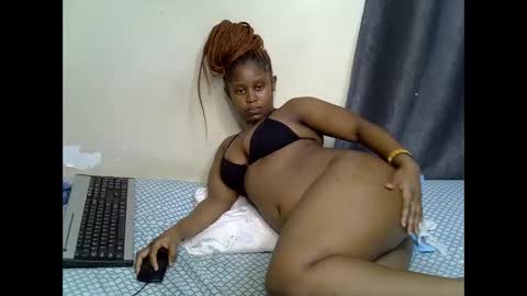 pettite_gal online show from May 20, 8:04 pm