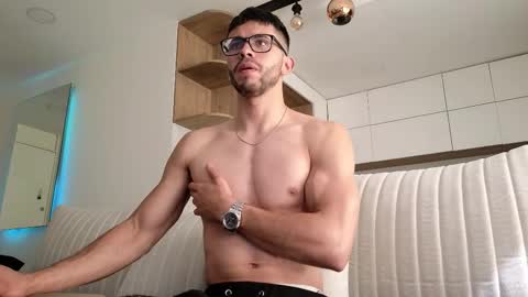 phantom_bigger1 online show from November 11, 1:44 pm