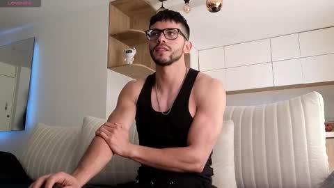 phantom_bigger1 online show from November 22, 2:05 pm