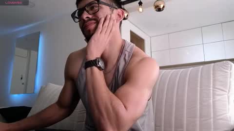 phantom_bigger1 online show from November 28, 2:20 pm