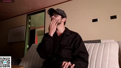 phantom_bigger1 online show from April 11, 3:27 pm