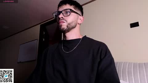 phantom_bigger1 online show from April 20, 4:15 am