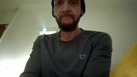 phil210283 online show from February 5, 4:58 pm