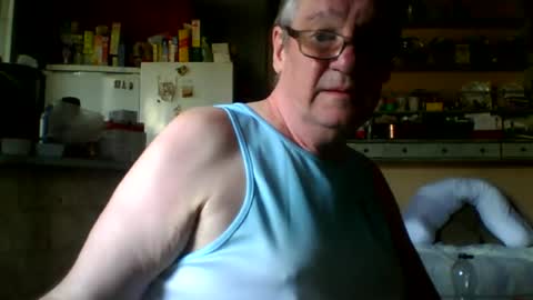Snapshot of phillboys chatting on July 3, 3:40 pm phillboys online show from July 3, 3:40 pm