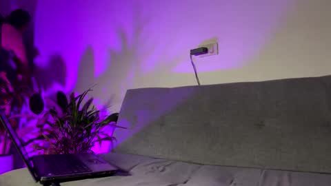 PHILLIP online show from May 13, 2:31 am