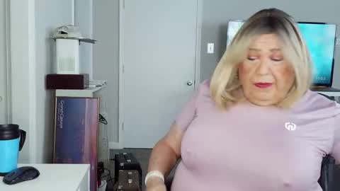 Geri online show from April 5, 3:53 pm