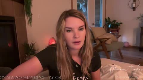 PHOENIX TAYLOR online show from May 8, 2:28 am
