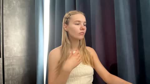 Snapshot of piastonesifer chatting on July 17, 7:26 am Kristie online show from July 17, 7:26 am