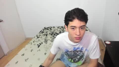 picaszomilos350 online show from February 20, 3:12 pm