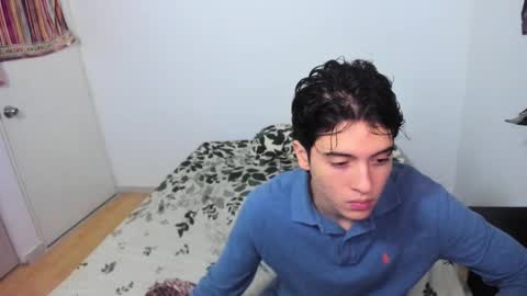 picaszomilos350 online show from March 1, 7:21 am