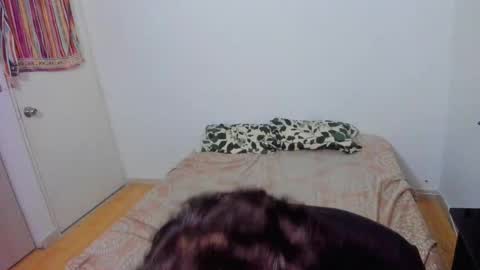 picaszomilos350 online show from March 25, 8:09 am