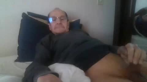 Snapshot of pichoun71 chatting on January 24, 1:36 pm pichoun71 online show from January 24, 1:36 pm