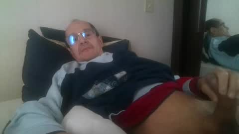 Snapshot of pichoun71 chatting on January 31, 11:13 am pichoun71 online show from January 31, 11:13 am