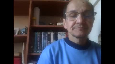 Snapshot of pichoun71 chatting on March 7, 7:08 am pichoun71 online show from March 7, 7:08 am