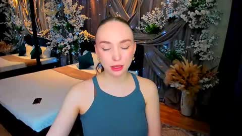 Emelie online show from March 4, 4:20 pm