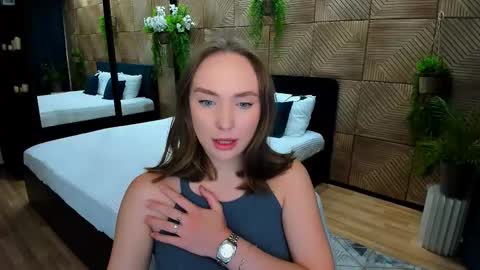 Emelie online show from September 15, 6:19 pm