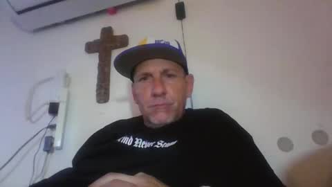 pierce702420 online show from April 1, 5:52 am
