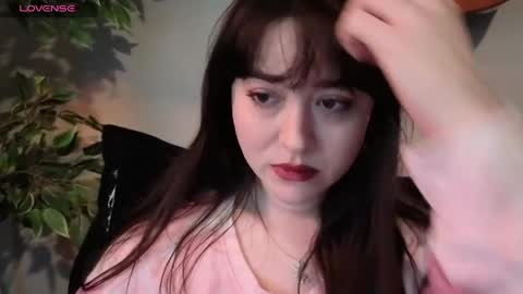 Snapshot of pillogoddess chatting on April 4, 1:26 am PilloGoddess online show from April 4, 1:26 am