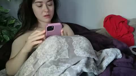 Snapshot of pillogoddess chatting on May 10, 12:05 am PilloGoddess online show from May 10, 12:05 am