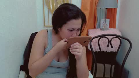 pinay_juliet online show from July 6, 8:00 pm
