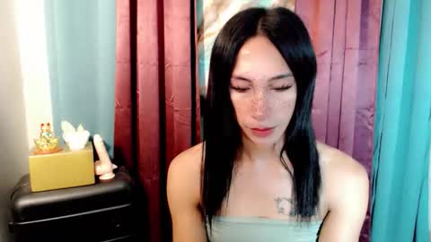 lucyLove online show from November 22, 12:15 pm