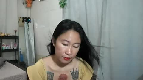 yumie  online show from June 26, 2:05 am