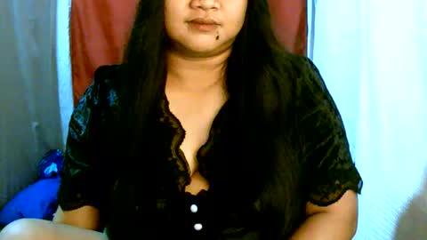 Snapshot of pinayjona chatting on May 18, 11:49 am pinayjona online show from May 18, 11:49 am