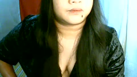 Snapshot of pinayjona chatting on July 4, 12:33 pm pinayjona online show from July 4, 12:33 pm