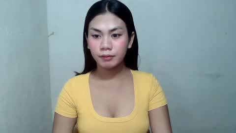 Snapshot of pinayloving_bella chatting on July 21, 8:49 am pinayloving_bella online show from July 21, 8:49 am