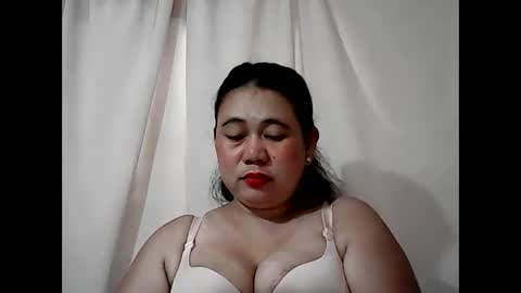 Snapshot of pinaymama12345 chatting on March 12, 12:17 am pinaymama12345 online show from March 12, 12:17 am