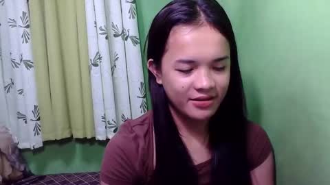 pinaymorena_rhowe online show from December 6, 10:41 pm