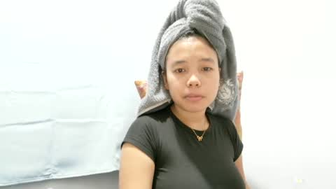 Snapshot of pinaysweetgirl_19 chatting on June 24, 5:50 am pinaysweetgirl_19 online show from June 24, 5:50 am