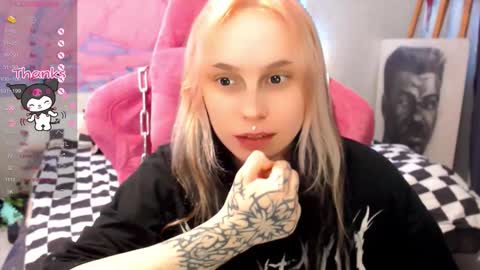 Nancy online show from February 25, 6:06 pm