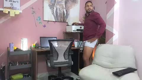 pineappleflipped online show from July 9, 1:09 am