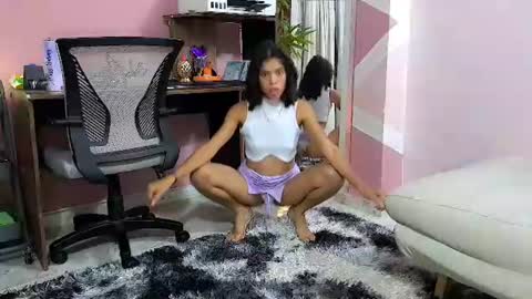 pineappleflipped online show from July 11, 2:25 am