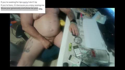 Snapshot of pini_z chatting on January 29, 8:46 pm pini_z online show from January 29, 8:46 pm