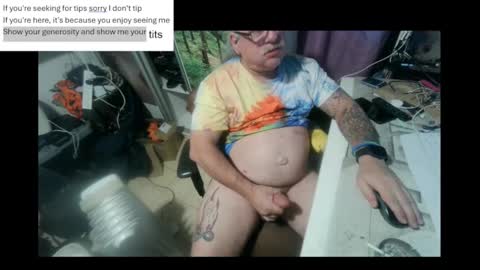 Snapshot of pini_z chatting on February 15, 3:42 am pini_z online show from February 15, 3:42 am