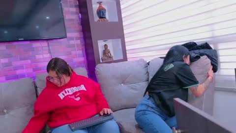 pink_as online show from June 17, 2:51 pm