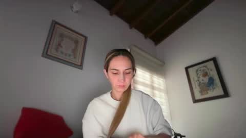 Pinkilola online show from April 20, 11:35 am