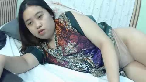 Snapshot of pinkish_shine chatting on February 13, 3:41 pm Hi its me shine online show from February 13, 3:41 pm