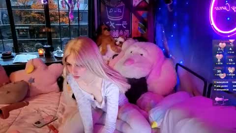 Gwenie online show from November 28, 7:16 pm