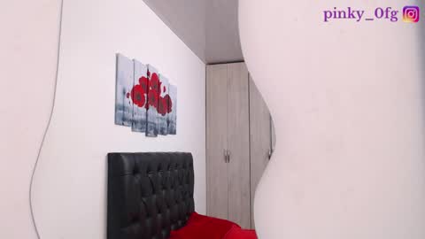 pinky_f00x online show from October 21, 7:58 pm