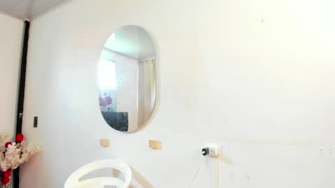 Snapshot of pinky_f00x chatting on June 22, 7:22 pm pinky_f00x online show from June 22, 7:22 pm