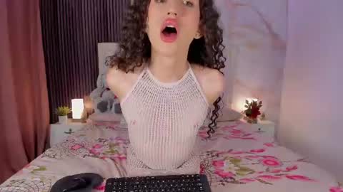 Snapshot of pinky_peach_ chatting on June 19, 4:06 am Peachy online show from June 19, 4:06 am