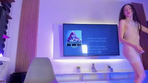 Snapshot of pinky_peach_ chatting on June 22, 2:46 am Peachy online show from June 22, 2:46 am